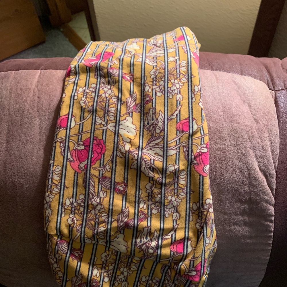 Lue la roe one size leggings - $7.50 each